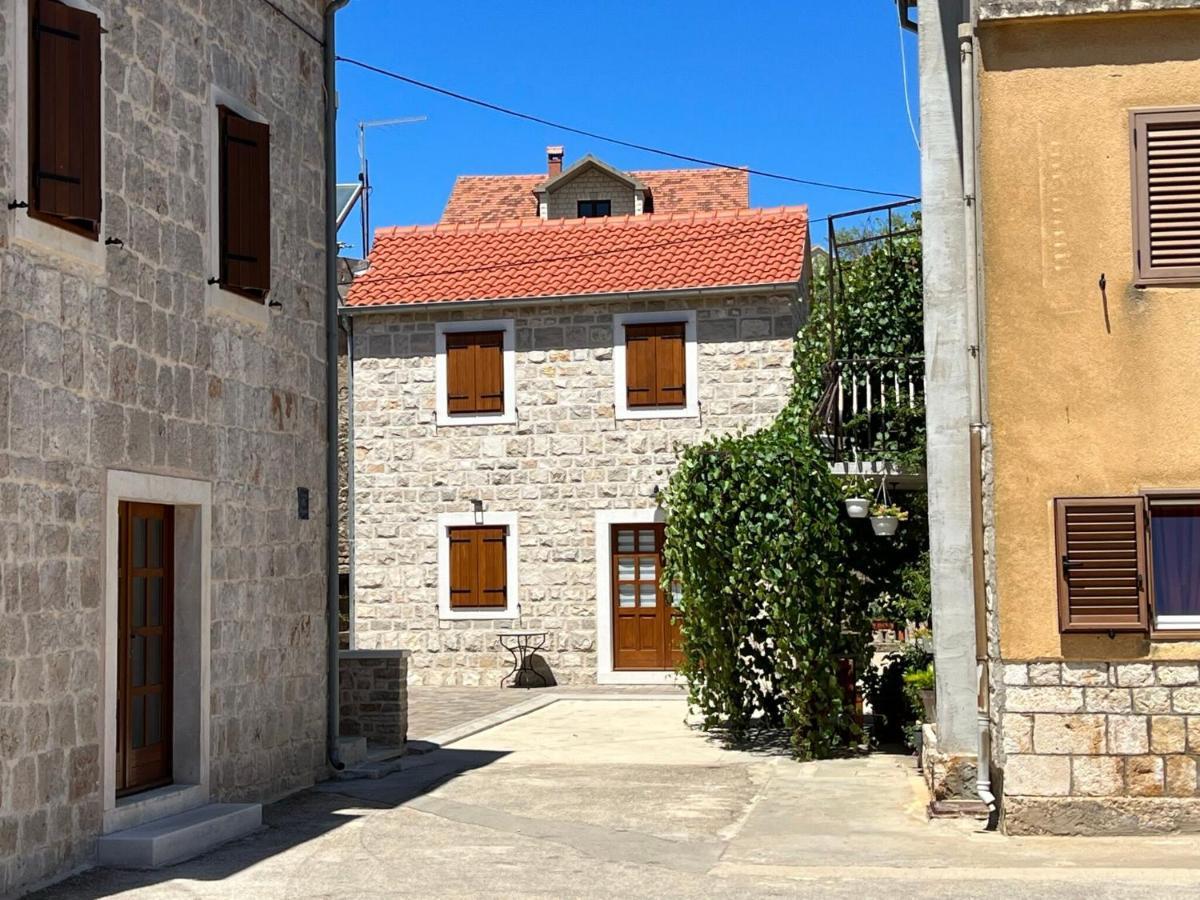 House Tia Villa Vrboska Eksteriør billede
